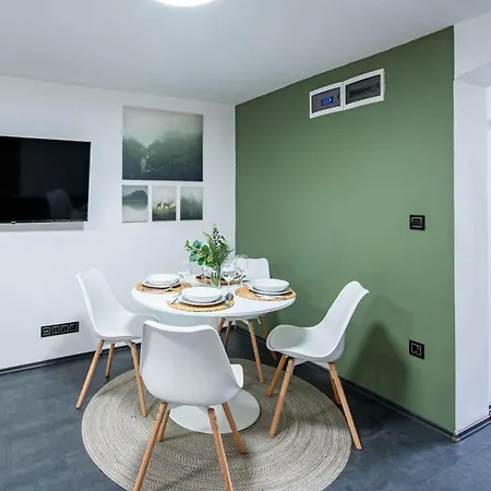 - - Stylish - Quiet Sleep Appartement *